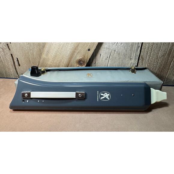 Vintage Hohner Piano 26 Melodica with Mouthpiece & Case Works! Good Condition - Picture 7 of 9